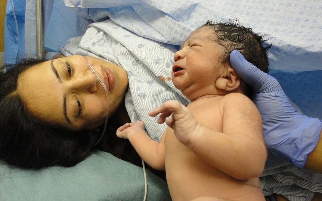 Maman et bébé : souvenirs d’une première rencontre